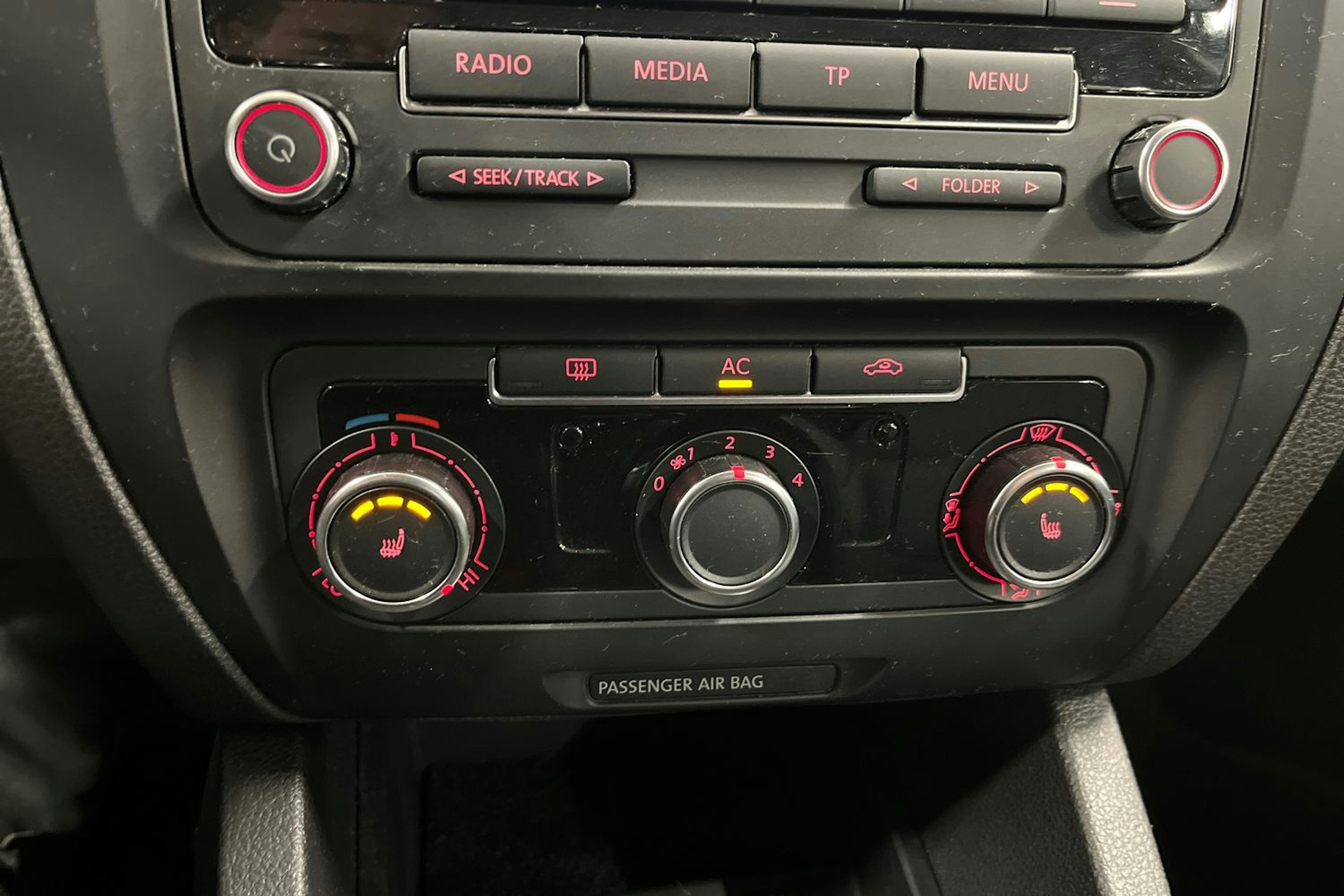 Harmaa Volkswagen JETTA 2011 kuva 14.