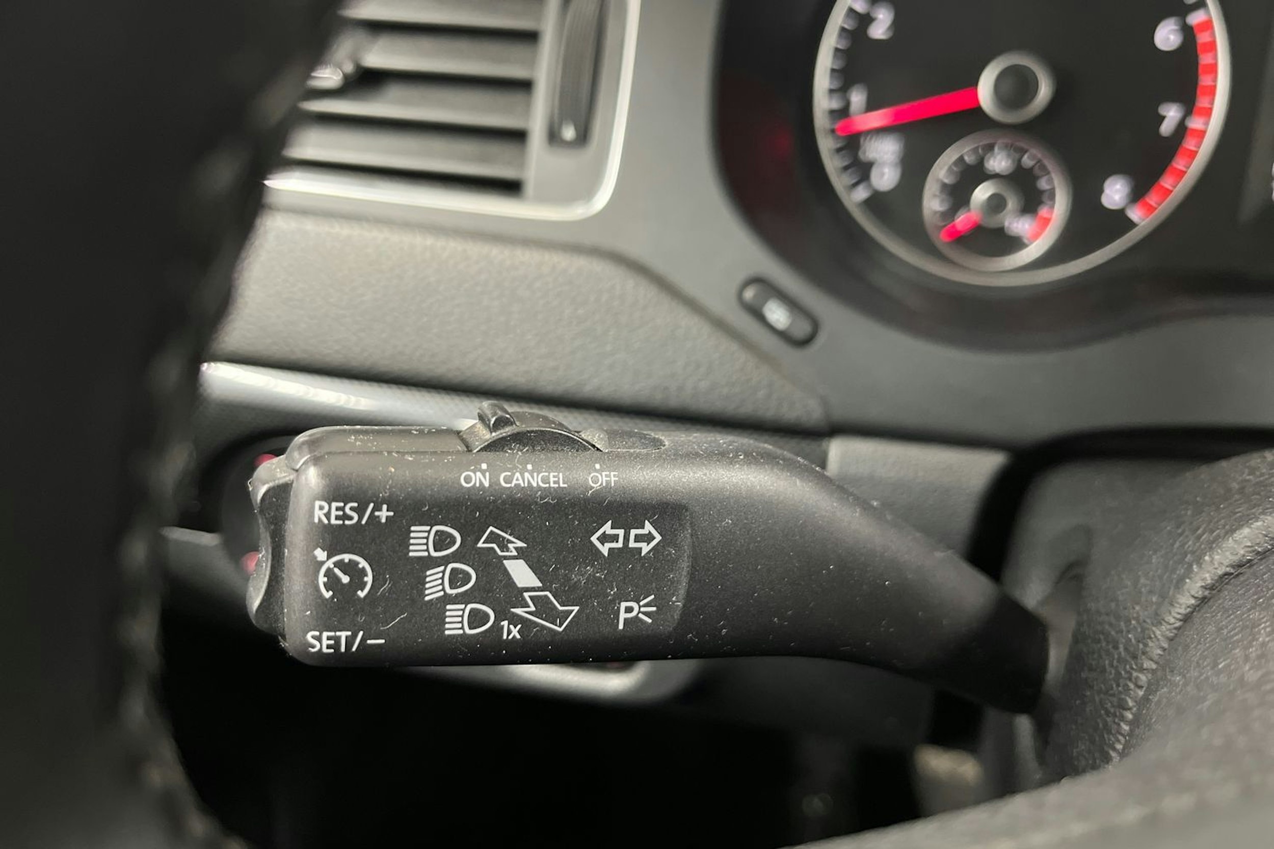 Harmaa Volkswagen JETTA 2011 kuva 15.