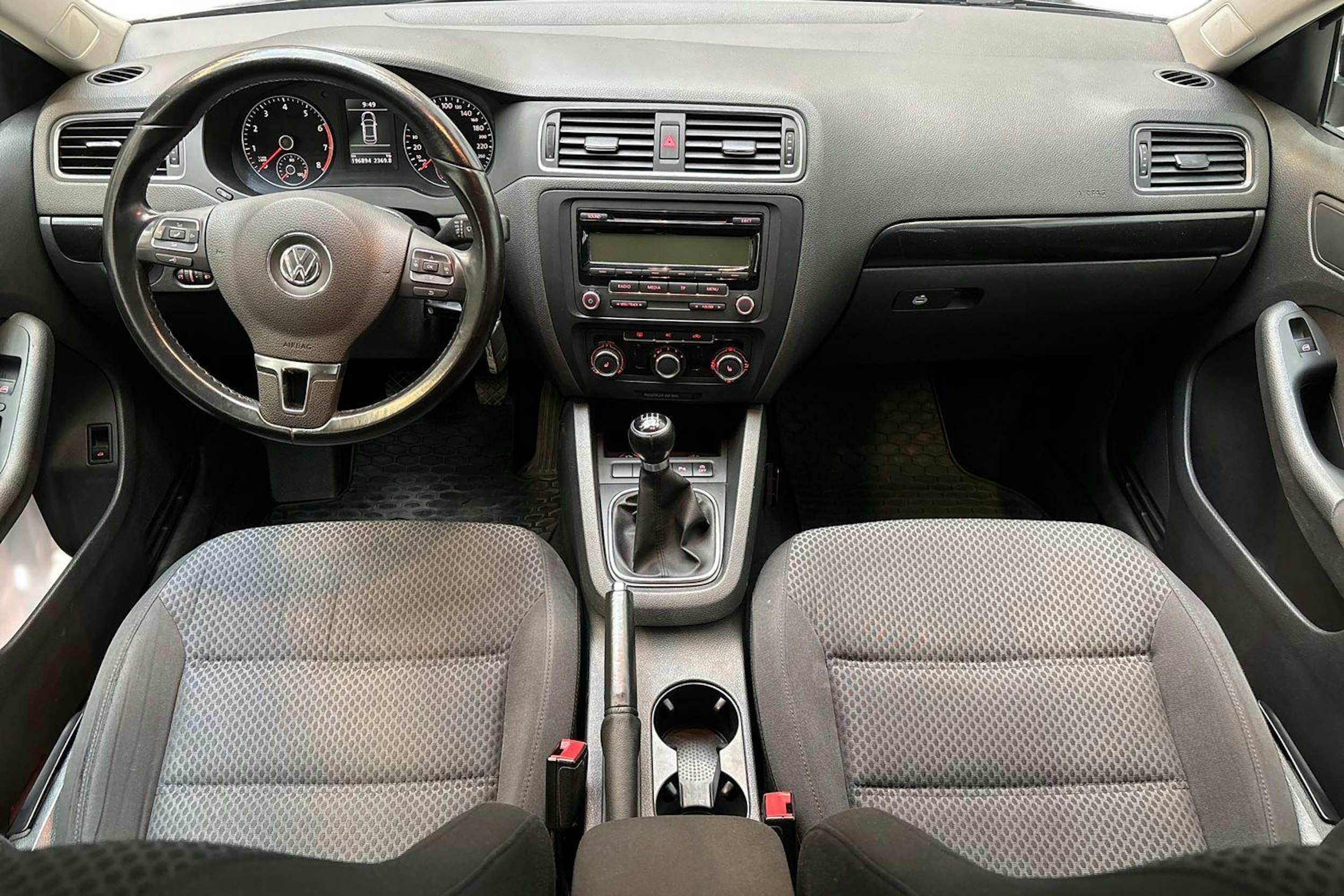 musta Volkswagen Jetta 2011 kuva 9.