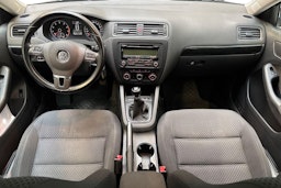 musta Volkswagen Jetta 2011 kuva 9.