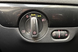 musta Volkswagen Jetta 2011 kuva 17.