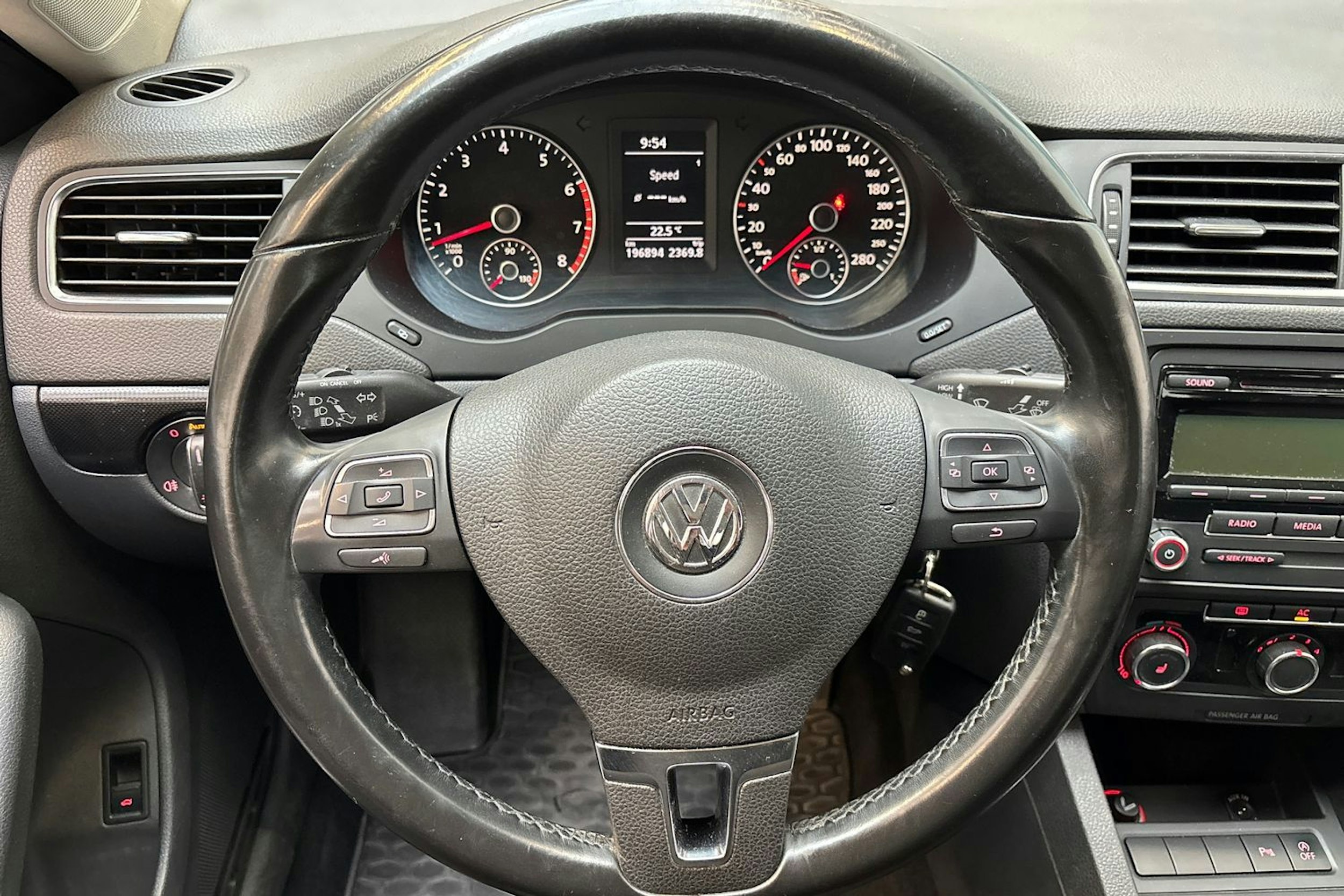 musta Volkswagen Jetta 2011 kuva 18.