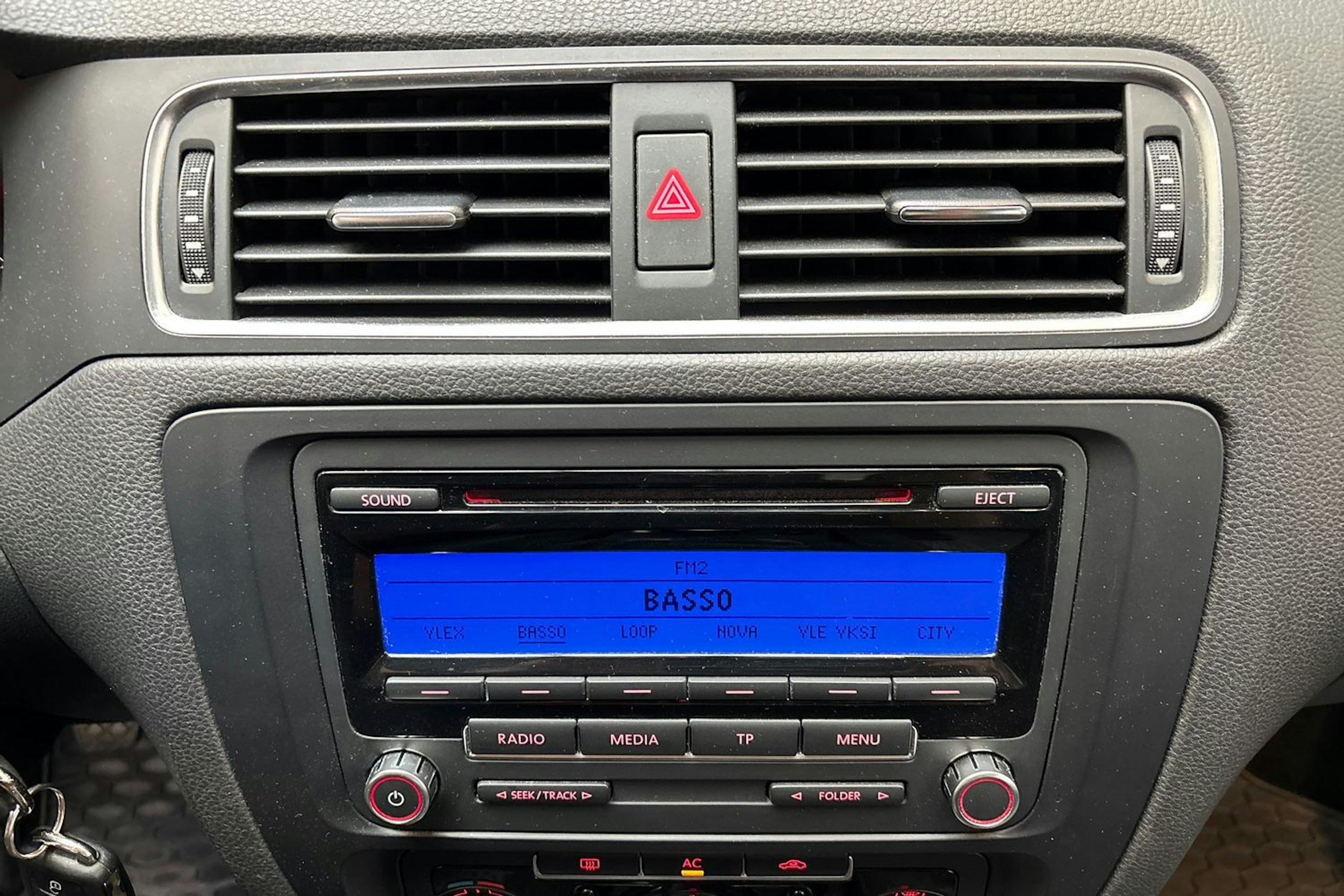 musta Volkswagen Jetta 2011 kuva 19.