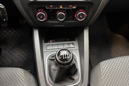 musta Volkswagen Jetta 2011 kuva 22.