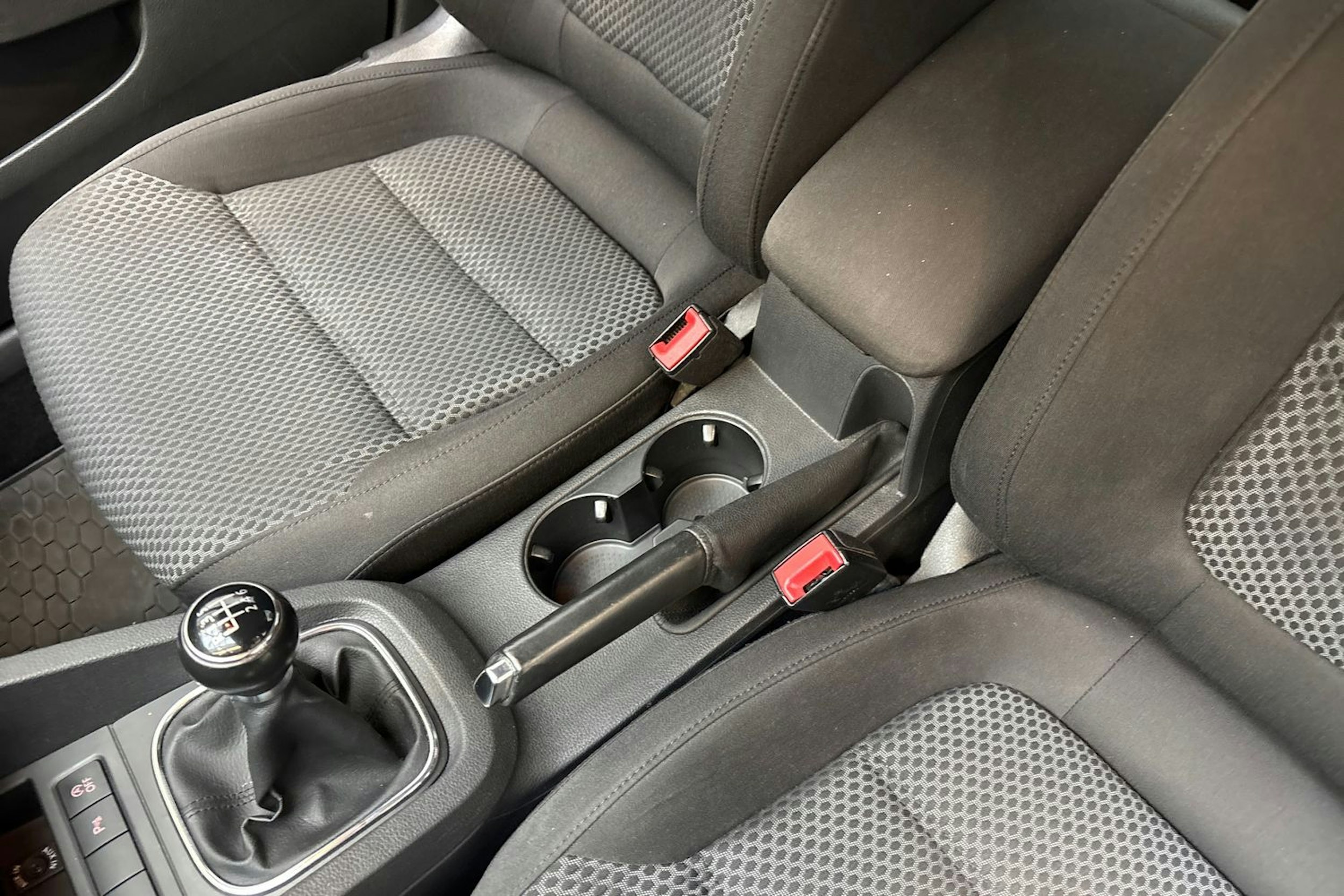 musta Volkswagen Jetta 2011 kuva 23.