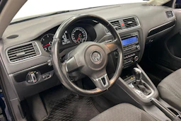 harmaa Volkswagen Jetta 2011 kuva 8.
