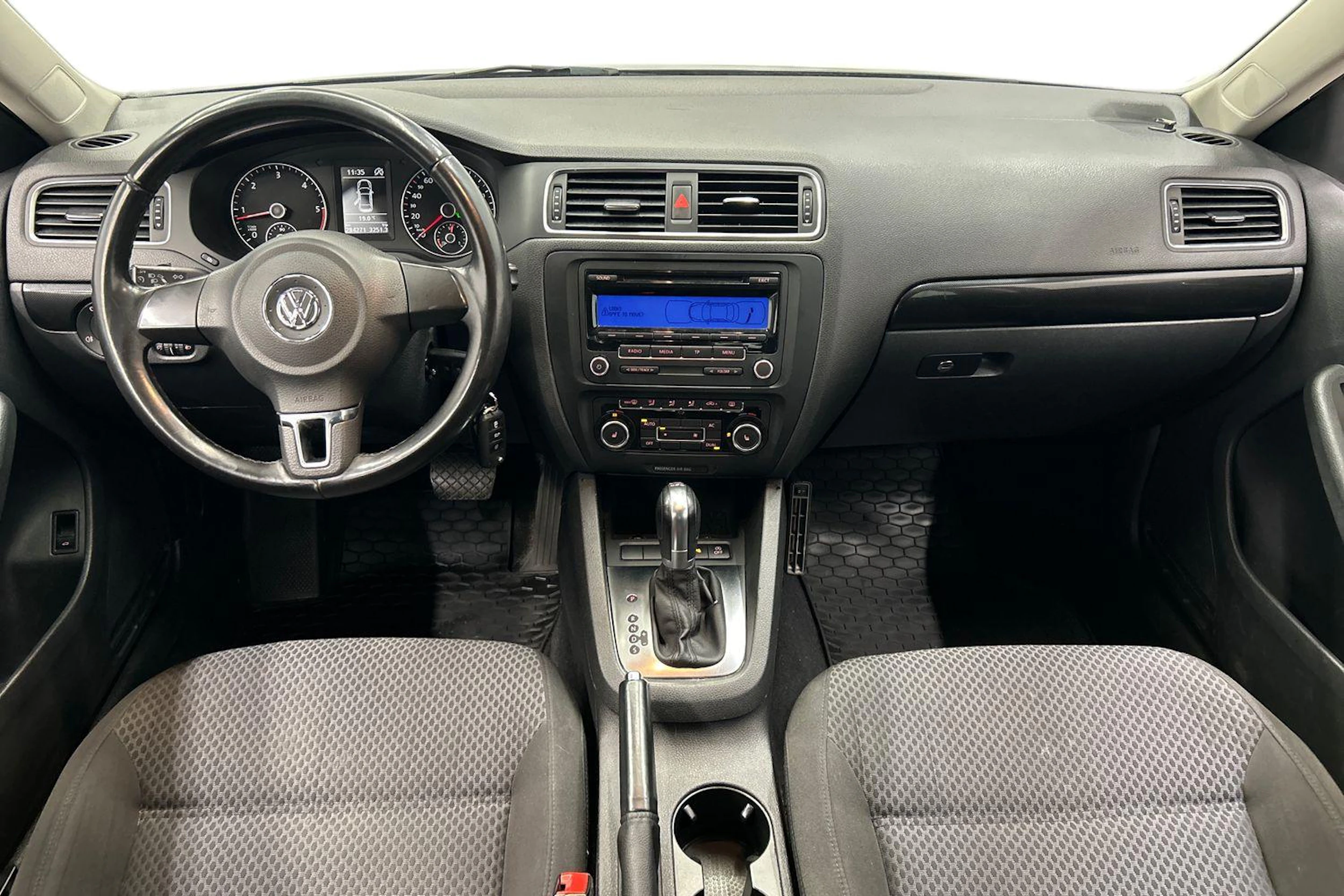 harmaa Volkswagen Jetta 2011 kuva 9.