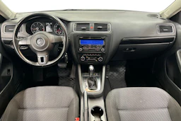 harmaa Volkswagen Jetta 2011 kuva 9.