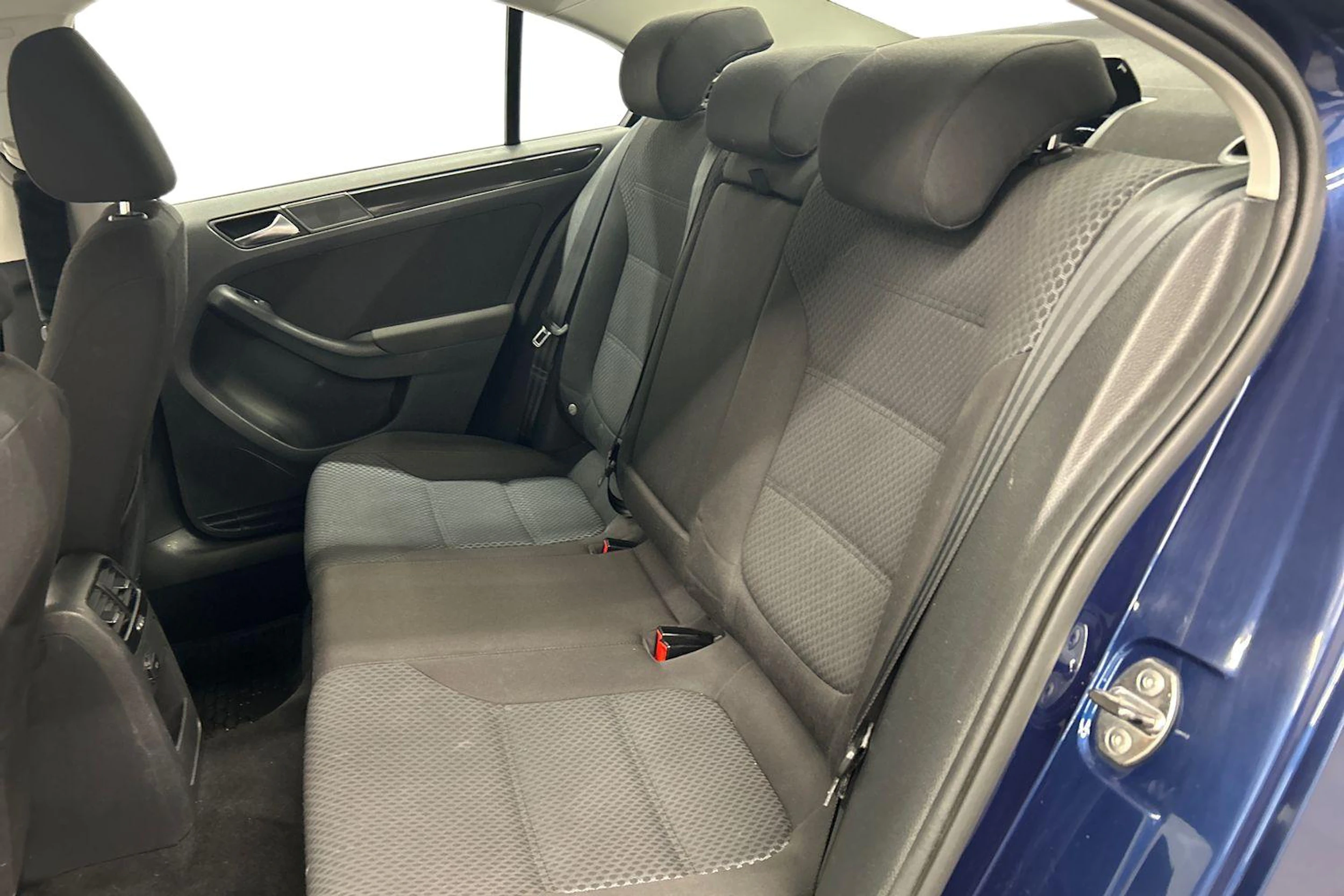 harmaa Volkswagen Jetta 2011 kuva 11.