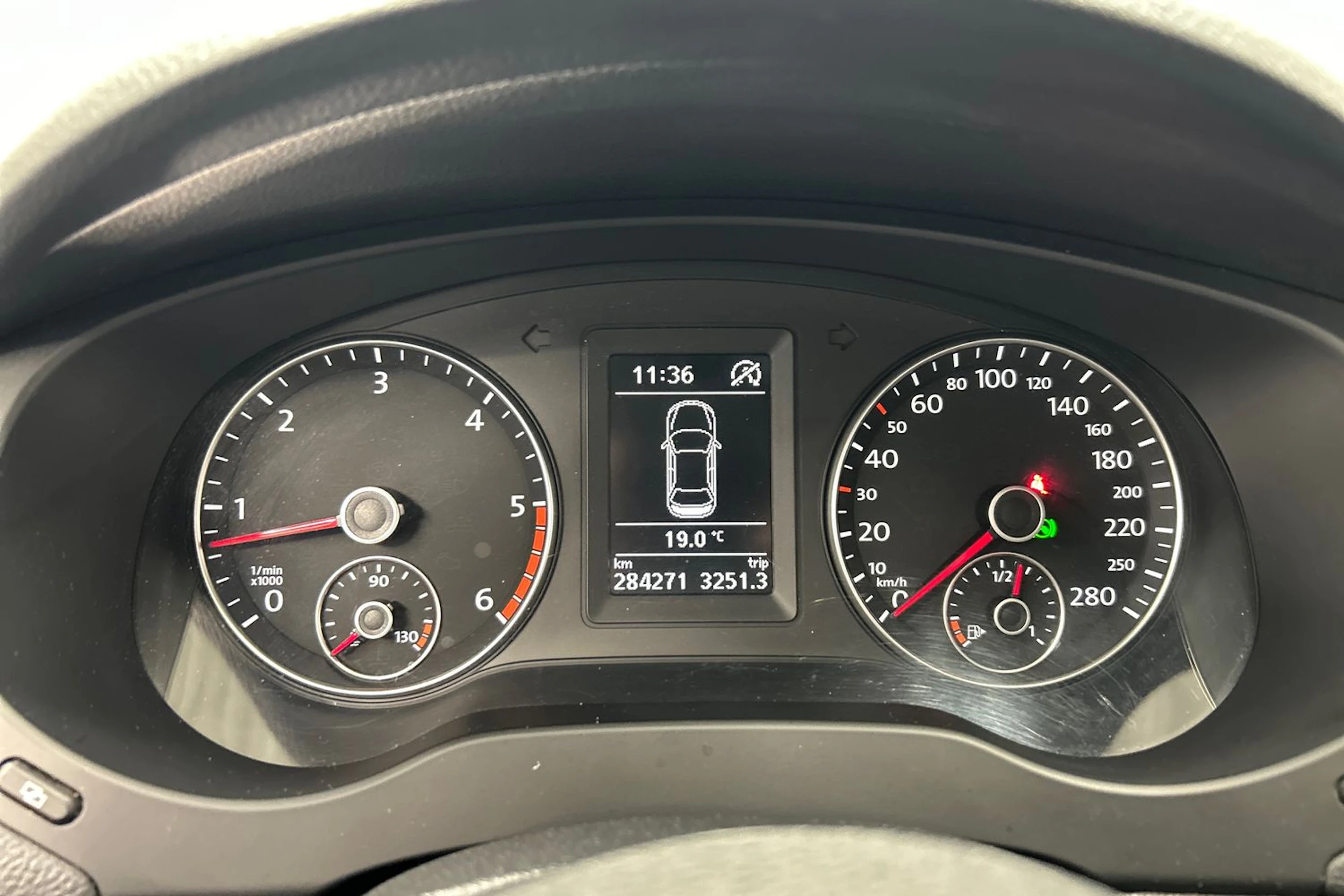 harmaa Volkswagen Jetta 2011 kuva 19.