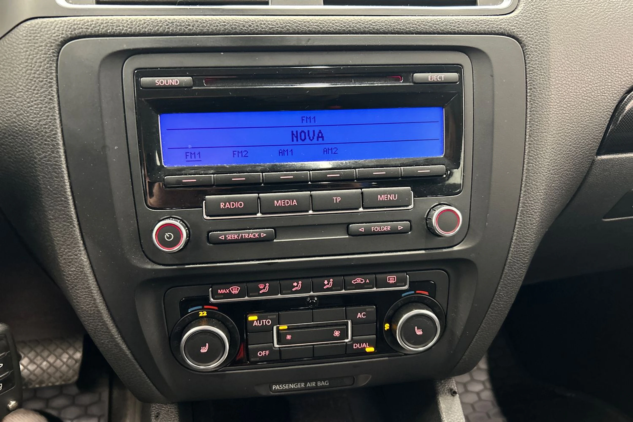 harmaa Volkswagen Jetta 2011 kuva 21.