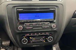 harmaa Volkswagen Jetta 2011 kuva 21.