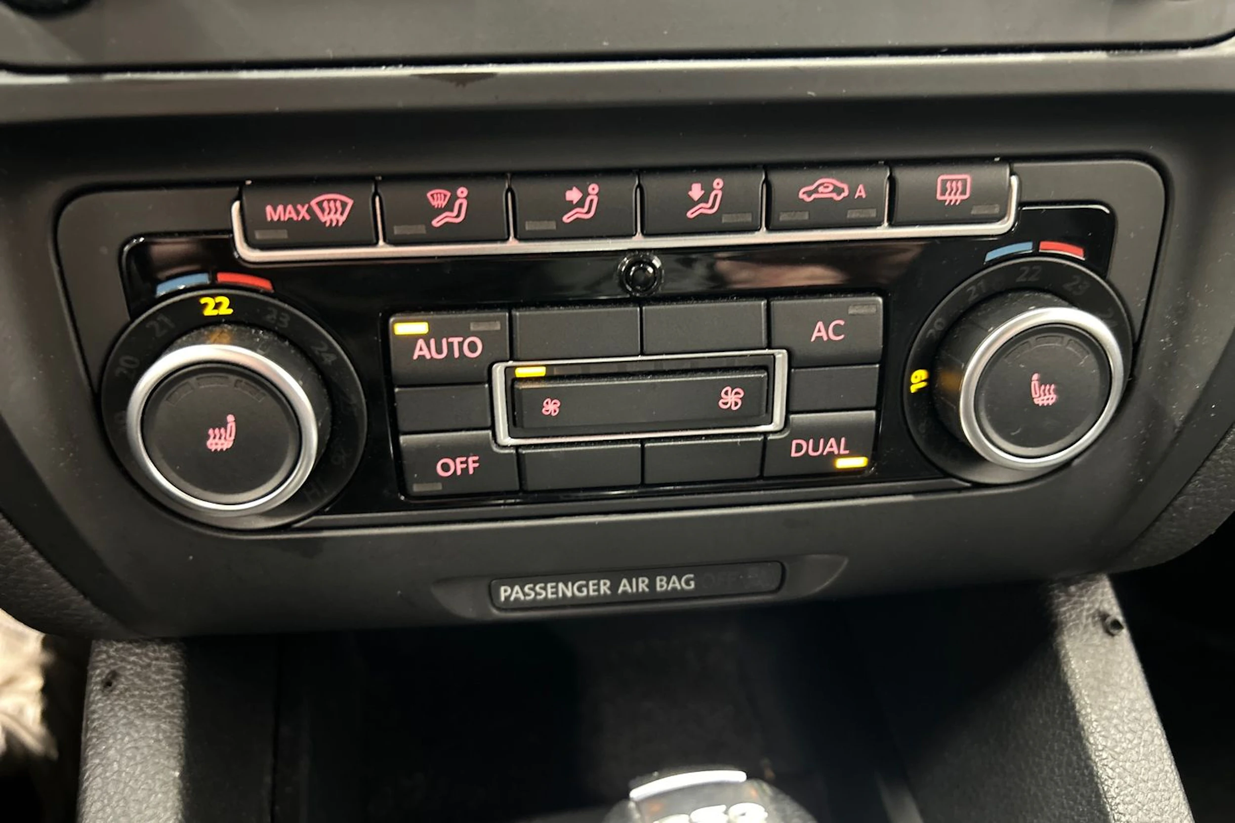 harmaa Volkswagen Jetta 2011 kuva 23.