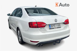 valkoinen Volkswagen Jetta 2012 kuva 2.
