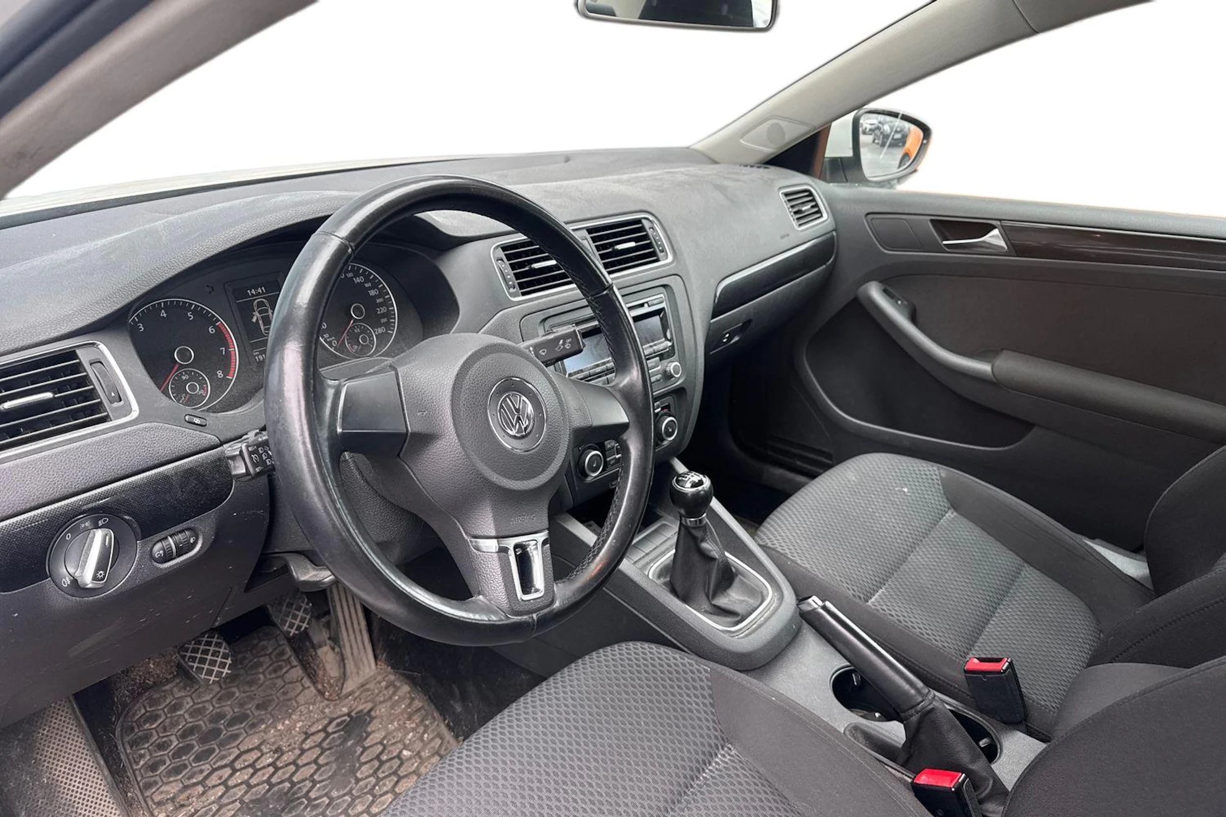 valkoinen Volkswagen Jetta 2012 kuva 3.