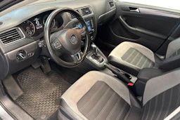 harmaa Volkswagen Jetta 2012 kuva 3.