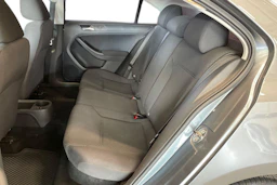 harmaa Volkswagen Jetta 2012 kuva 8.