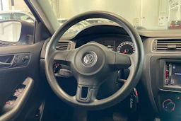 harmaa Volkswagen Jetta 2012 kuva 12.