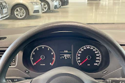 harmaa Volkswagen Jetta 2012 kuva 13.