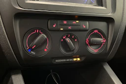 harmaa Volkswagen Jetta 2012 kuva 16.
