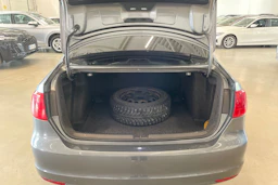 harmaa Volkswagen Jetta 2012 kuva 20.