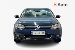 sininen Volkswagen Jetta 2012 kuva 5.