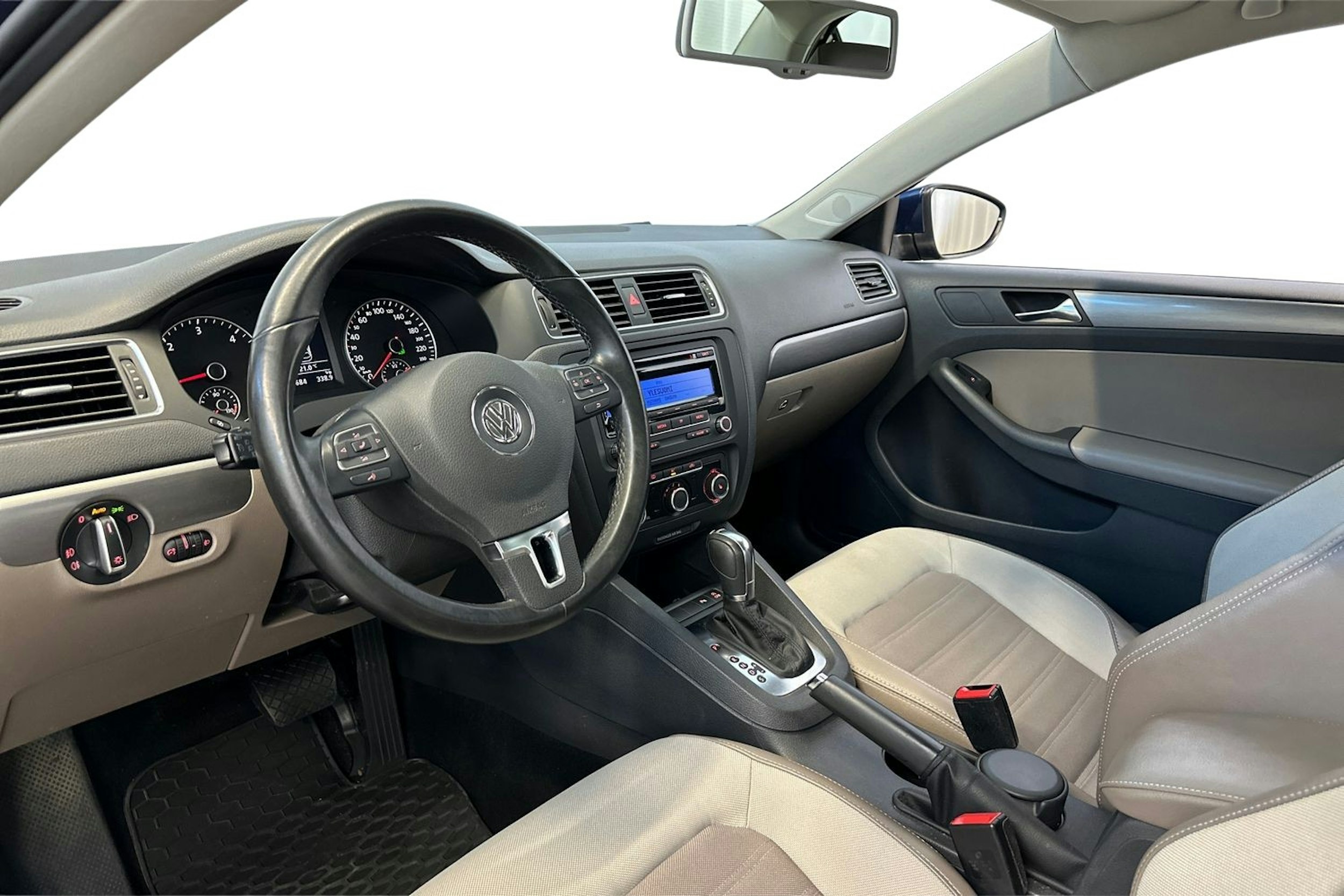 sininen Volkswagen Jetta 2012 kuva 7.