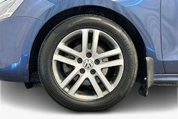 sininen Volkswagen Jetta 2012 kuva 11.