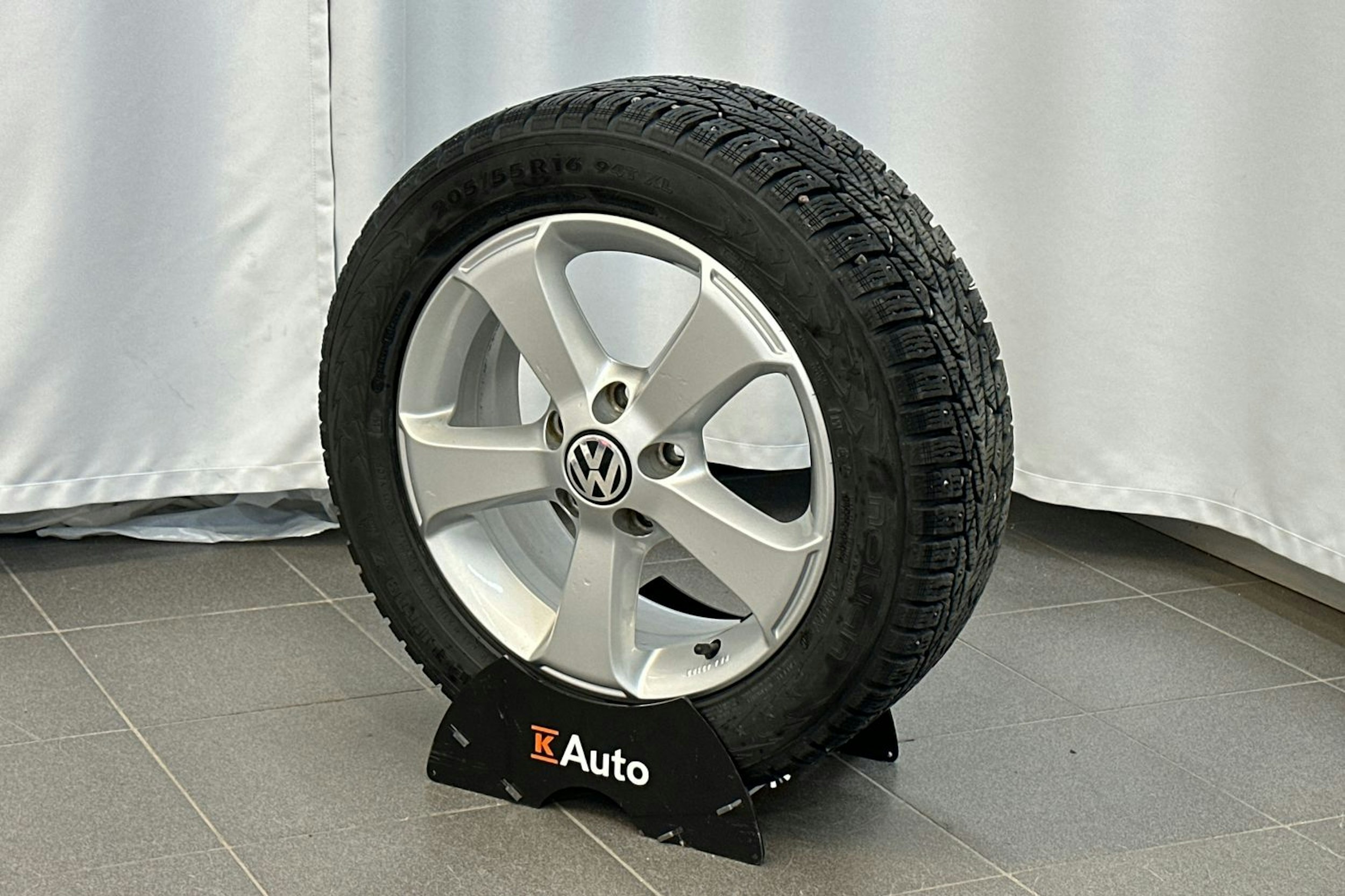 sininen Volkswagen Jetta 2012 kuva 14.