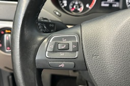 sininen Volkswagen Jetta 2012 kuva 18.