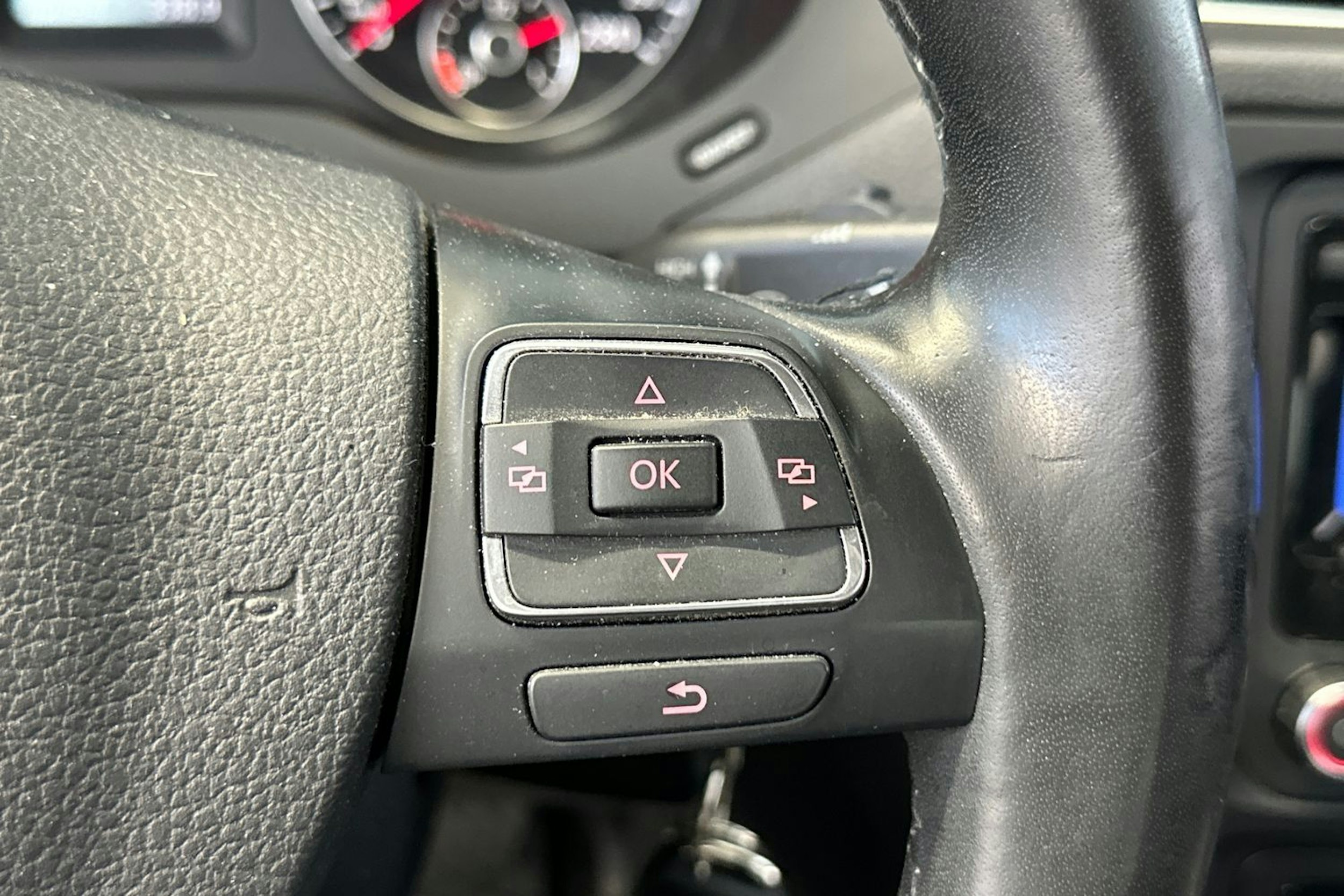 sininen Volkswagen Jetta 2012 kuva 19.