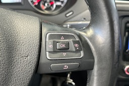sininen Volkswagen Jetta 2012 kuva 19.
