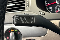 sininen Volkswagen Jetta 2012 kuva 20.