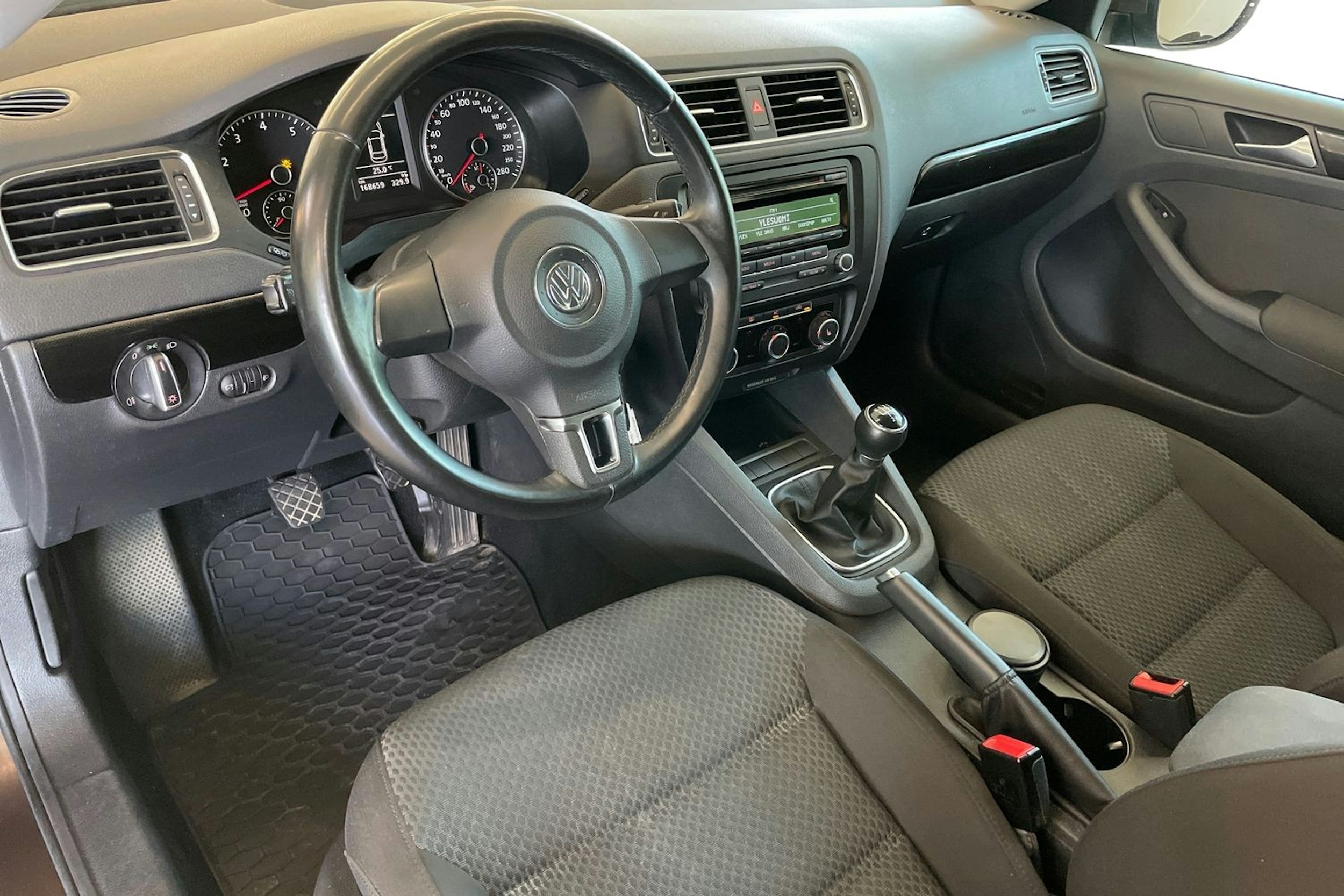 Ruskea (beige) Volkswagen JETTA 2012 kuva 7.