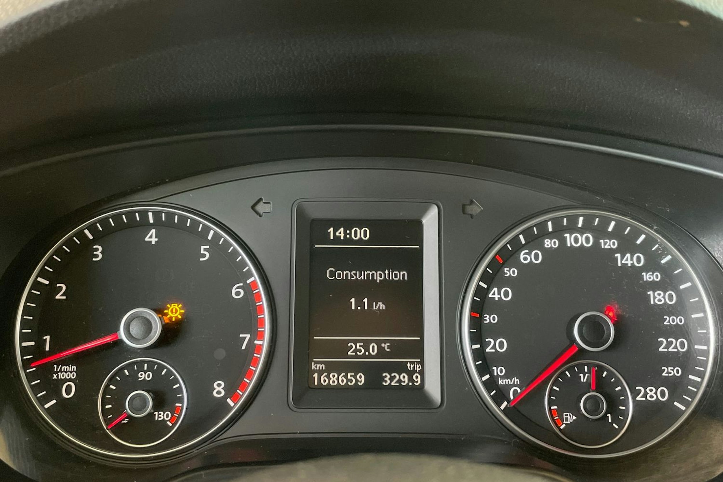 Ruskea (beige) Volkswagen JETTA 2012 kuva 16.