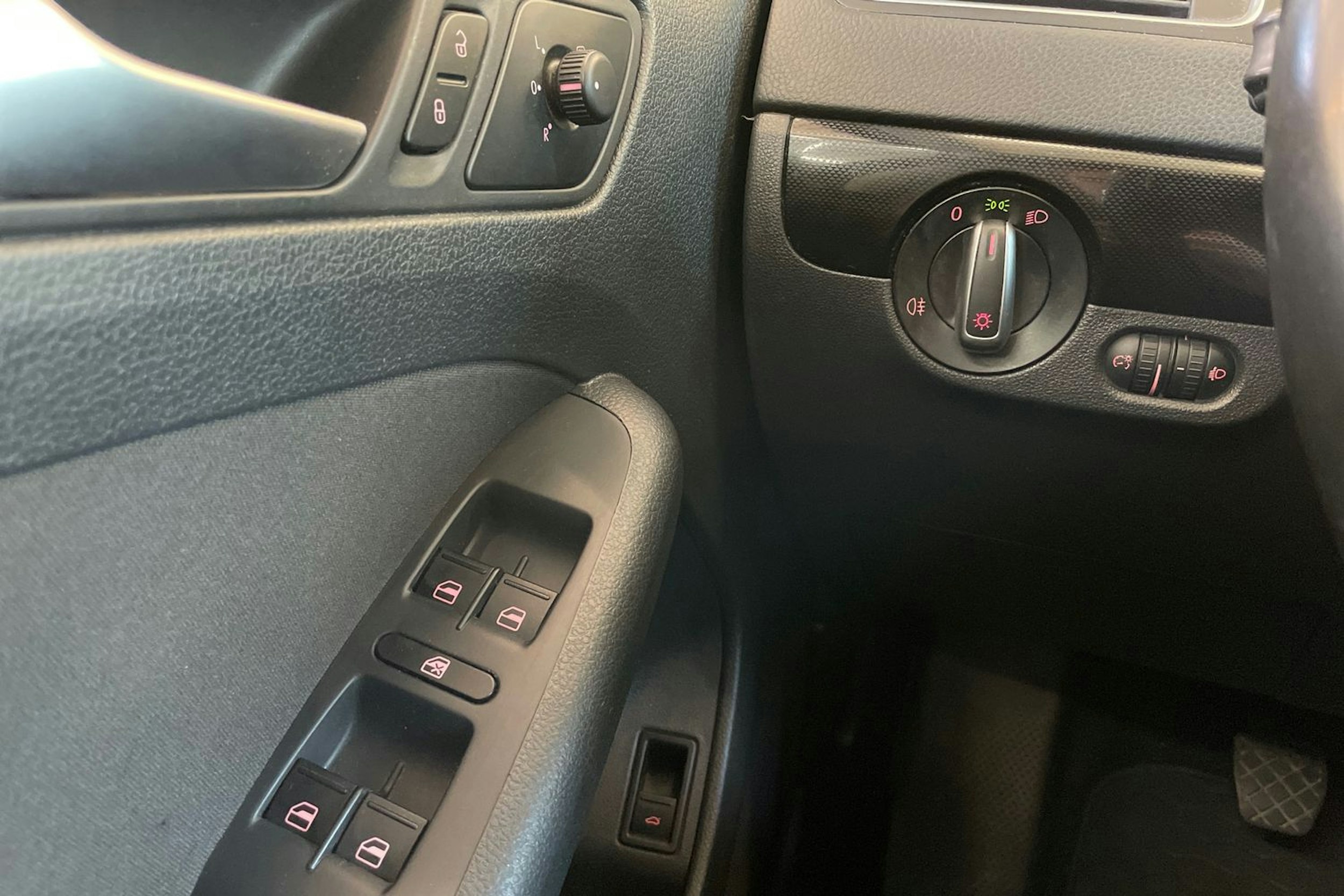 Ruskea (beige) Volkswagen JETTA 2012 kuva 19.