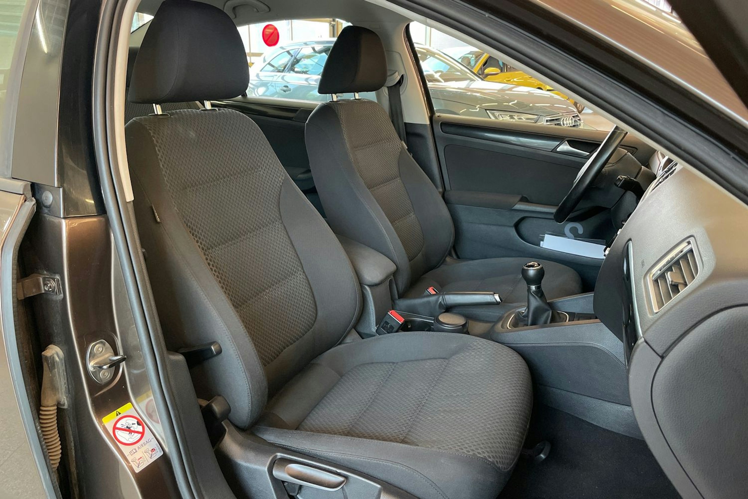 Ruskea (beige) Volkswagen JETTA 2012 kuva 21.