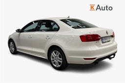 valkoinen Volkswagen Jetta 2012 kuva 2.