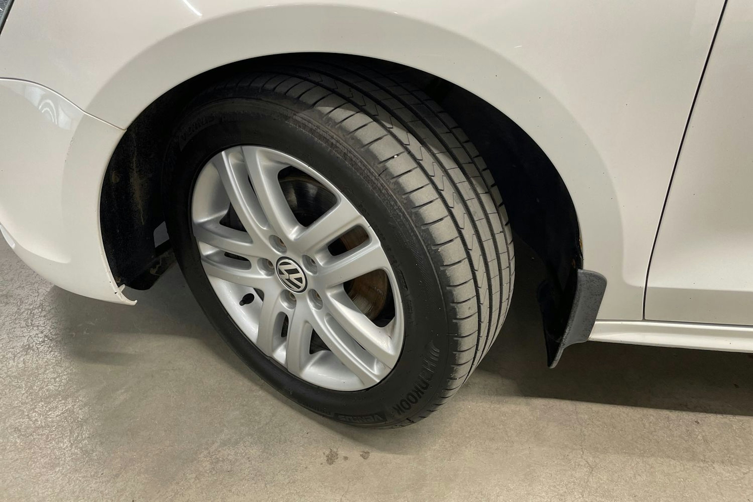valkoinen Volkswagen Jetta 2012 kuva 10.