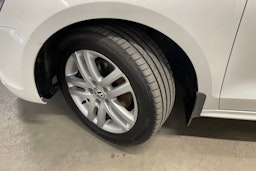 valkoinen Volkswagen Jetta 2012 kuva 10.