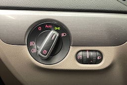 valkoinen Volkswagen Jetta 2012 kuva 17.