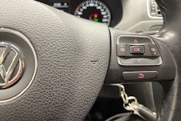 valkoinen Volkswagen Jetta 2012 kuva 19.