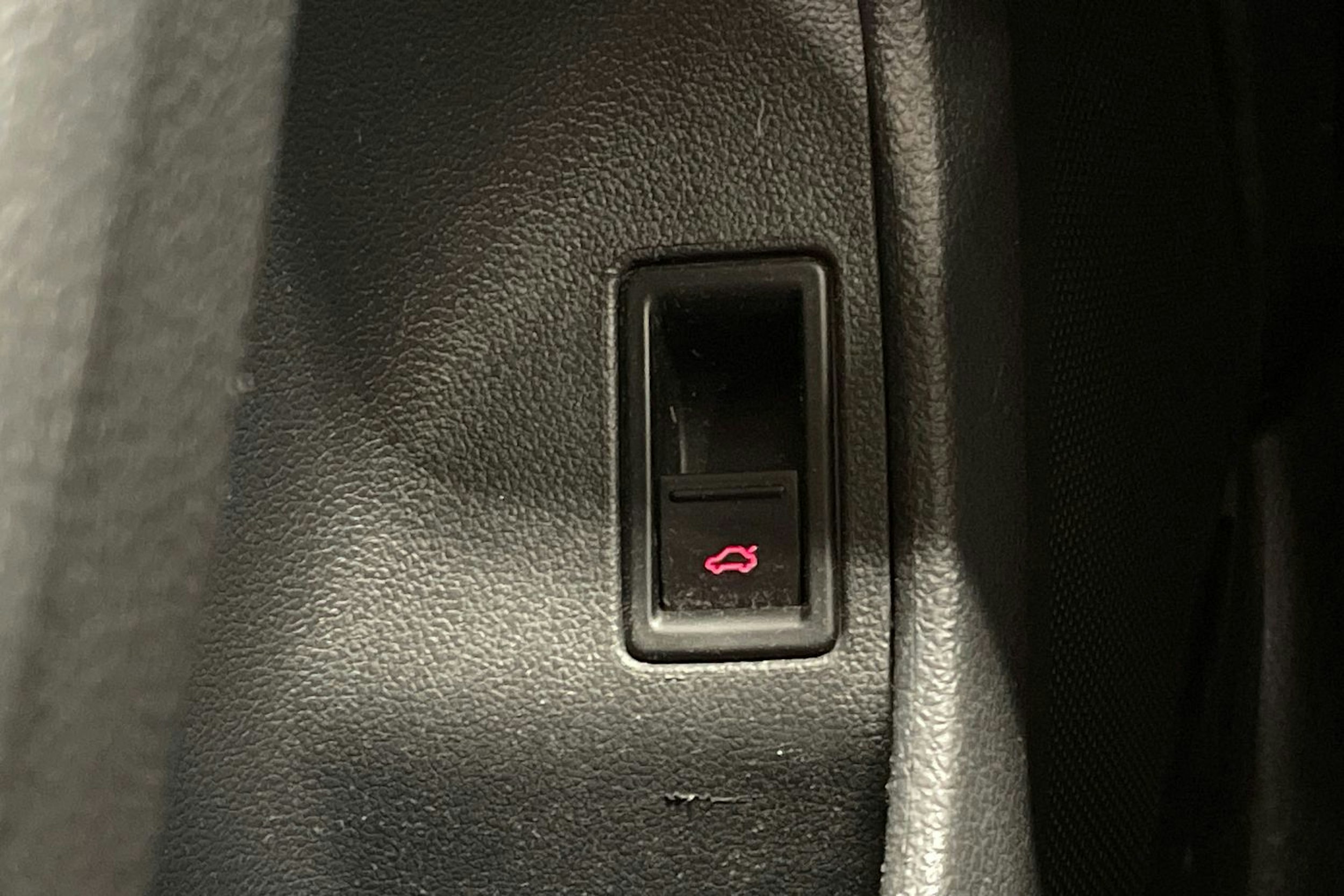 valkoinen Volkswagen Jetta 2012 kuva 21.