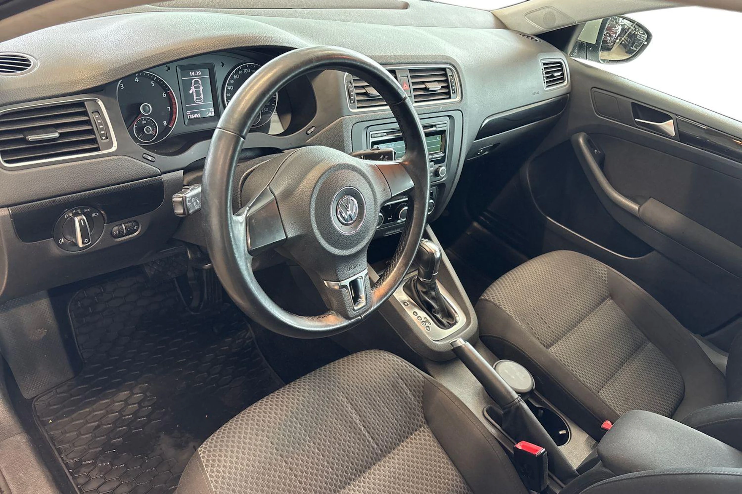 Hopea Volkswagen JETTA 2012 kuva 6.