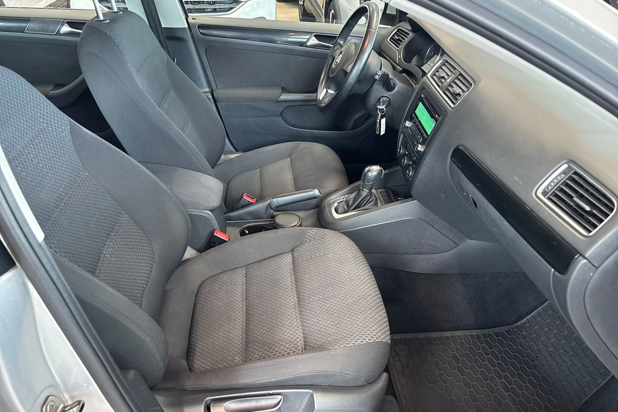 Hopea Volkswagen JETTA 2012 kuva 18.