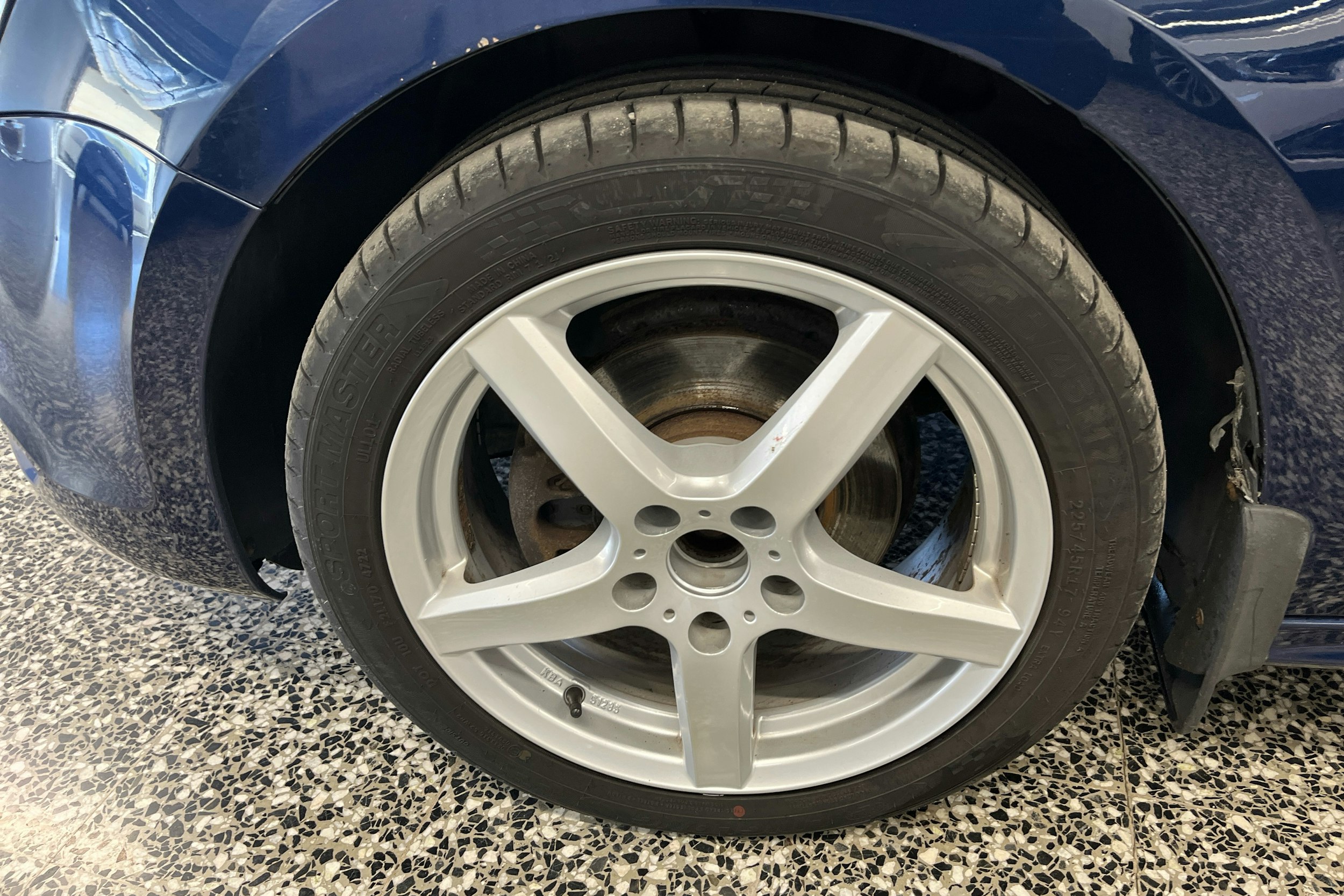 sininen Volkswagen Jetta 2012 kuva 9.