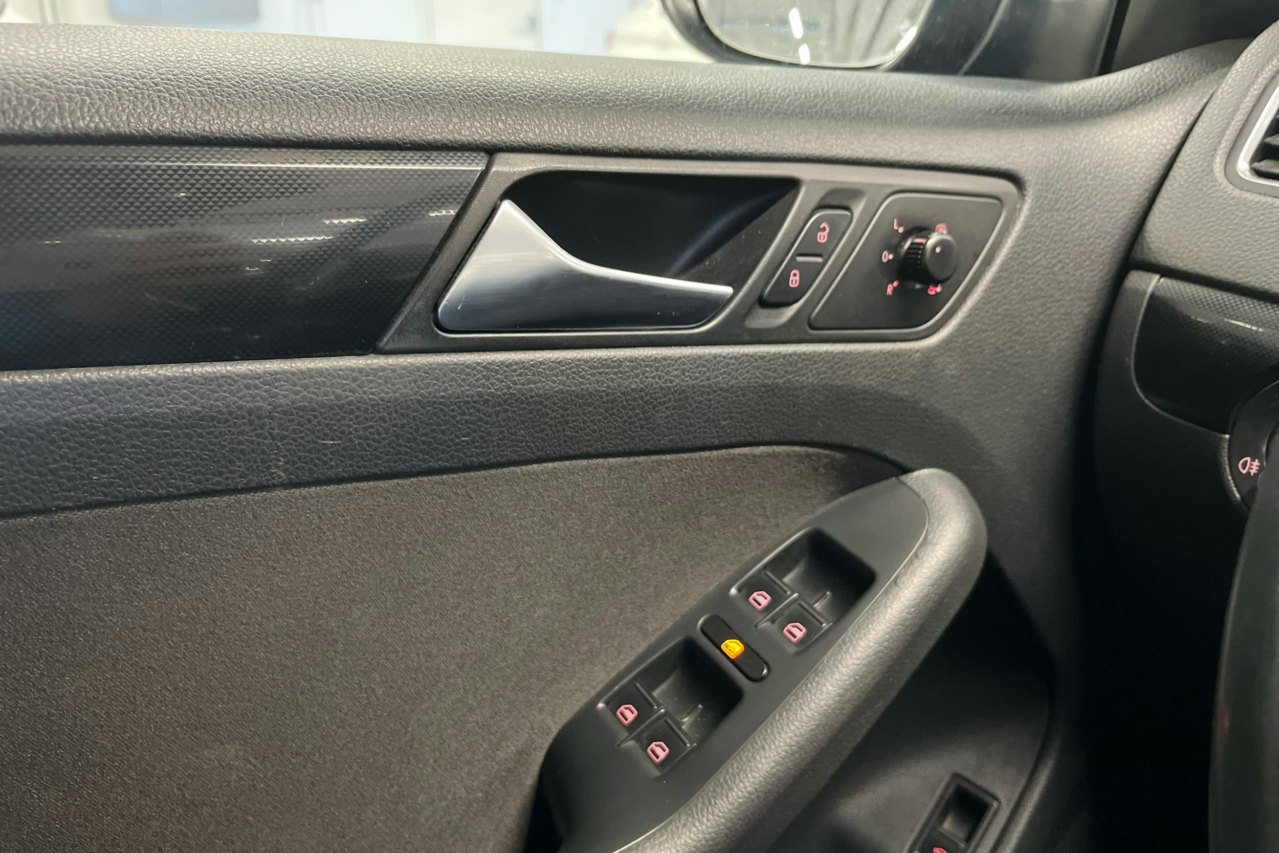 sininen Volkswagen Jetta 2012 kuva 12.