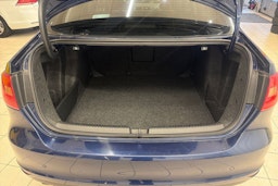 Sininen Volkswagen JETTA 2012 kuva 14.