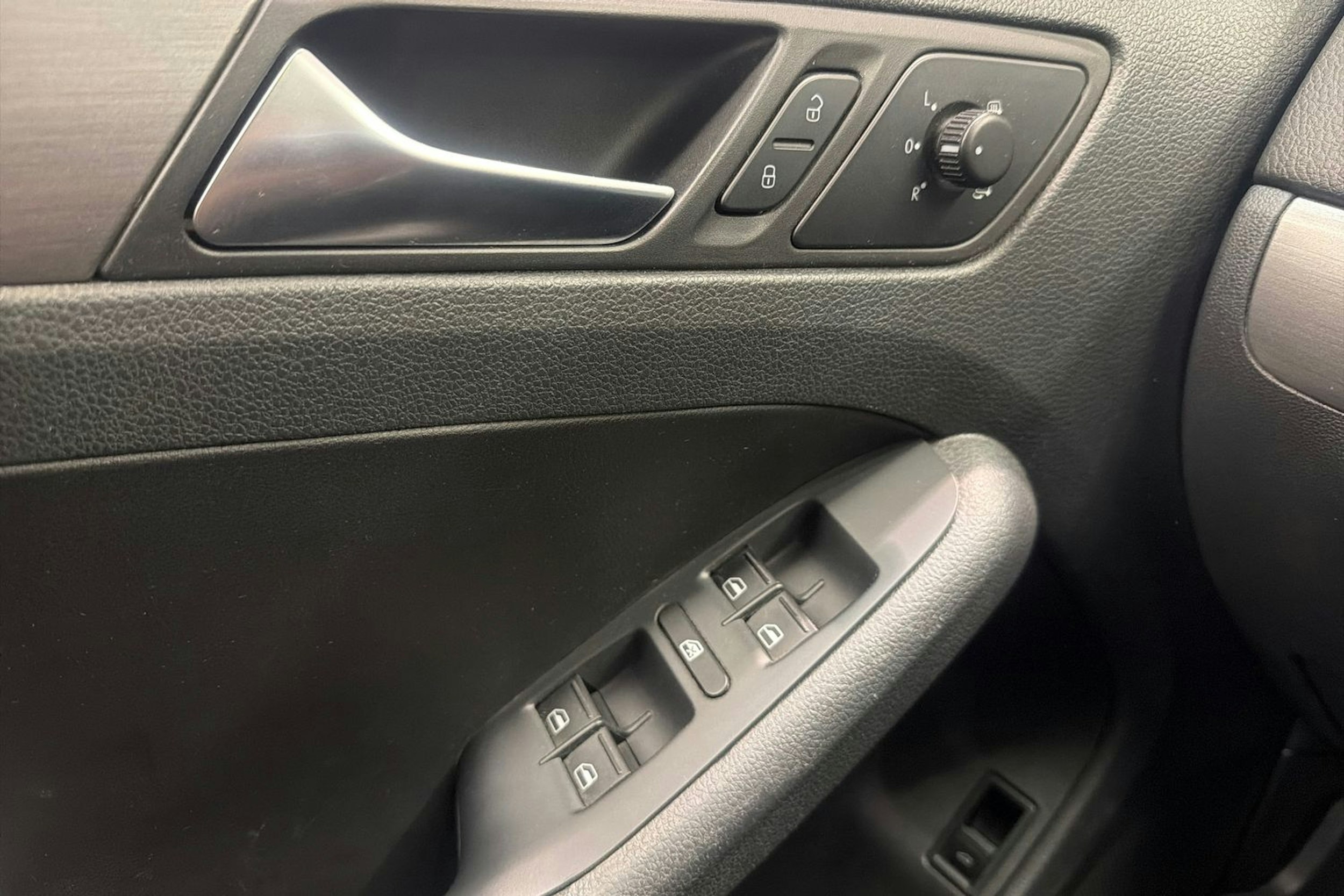 Sininen Volkswagen JETTA 2012 kuva 15.