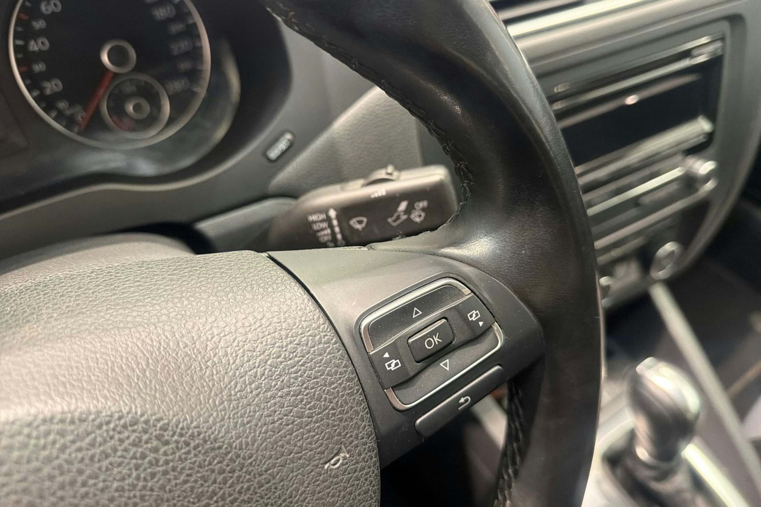 Sininen Volkswagen JETTA 2012 kuva 18.